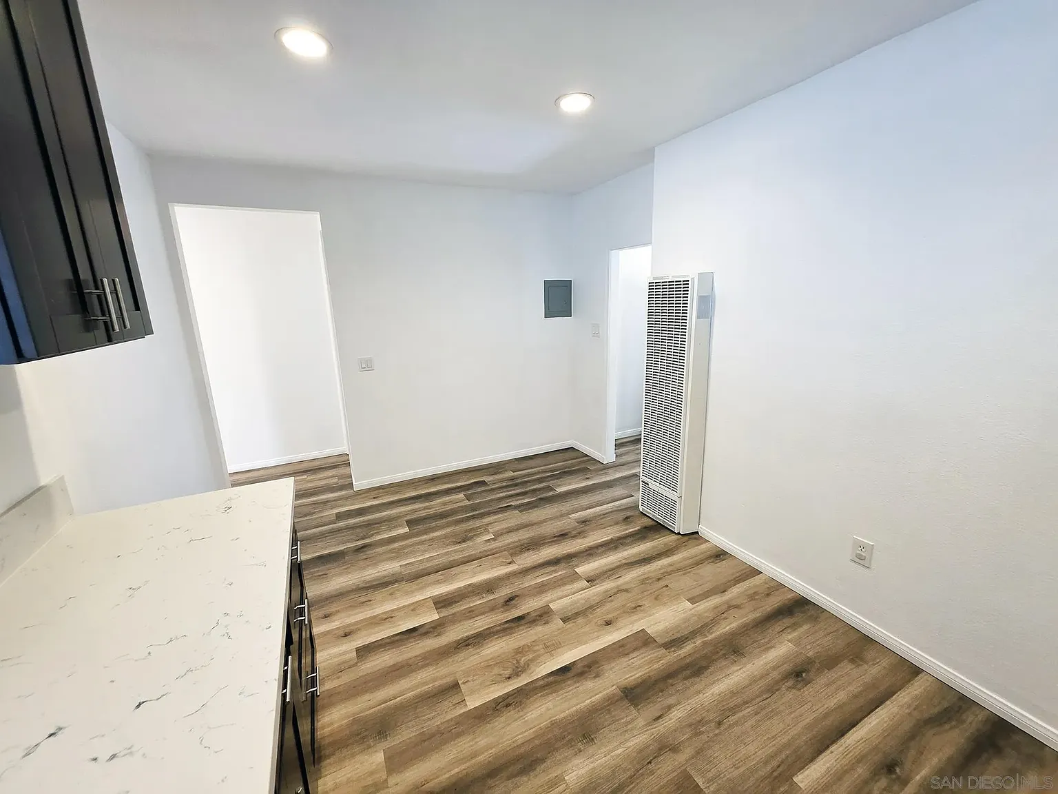2 bed, 2.0 bath, 1195 sqft, $2,195 — Photo 2