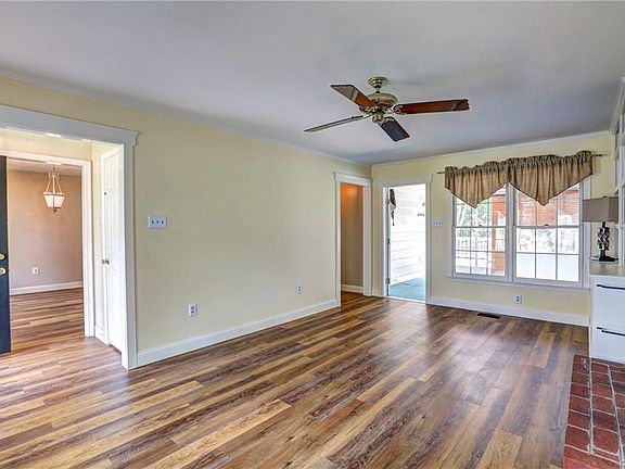 5th image of 4920 Castle Point Ct