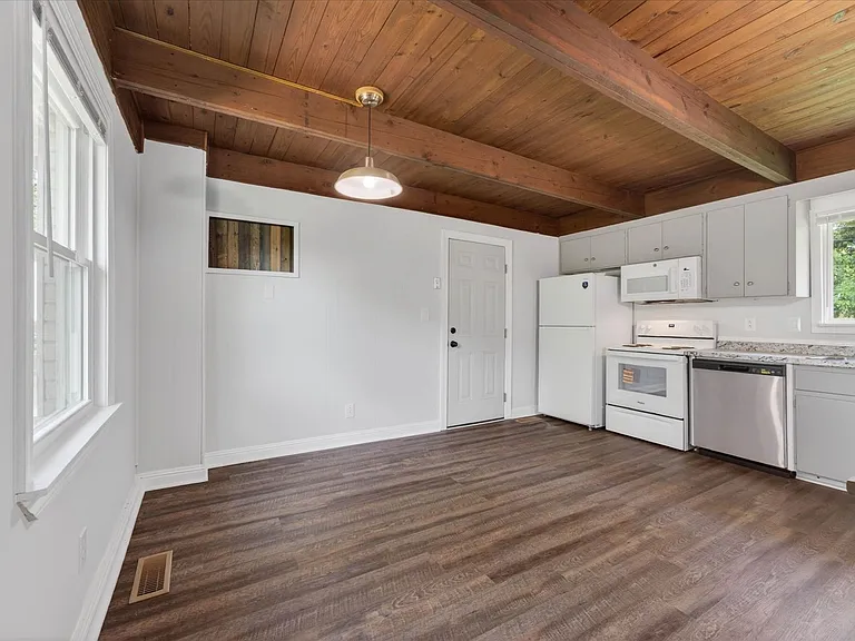 444 Appleton Dr — Photo 10