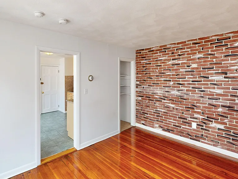 34 Charter St #5A — Photo 3