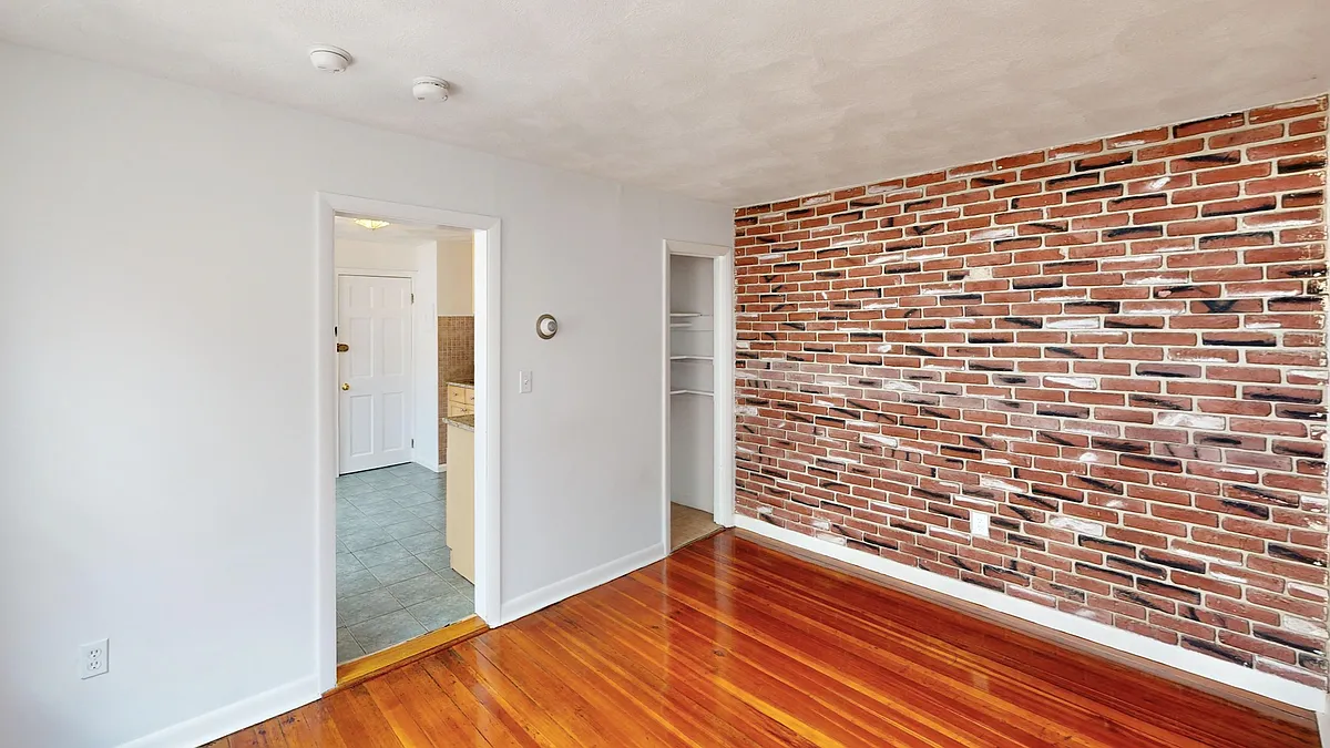 Building Photo - 34 Charter St #1