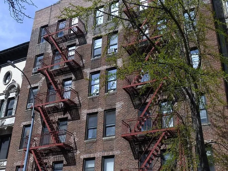 325 W 71st St #6B — Photo 10