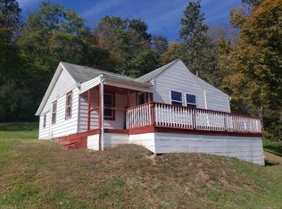 5879 Township Road 212, Lakeville, OH 44638