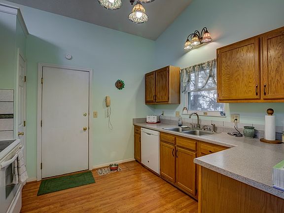 3rd image of 1260 Constitution Dr