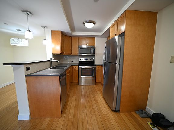 3rd image of 72 Marion St #311