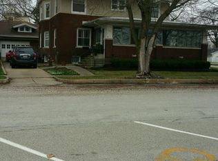 117 S Cedar St, Lexington, IL 61753