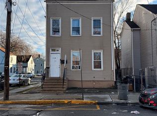 118 E Holsman St, Paterson, NJ 07522