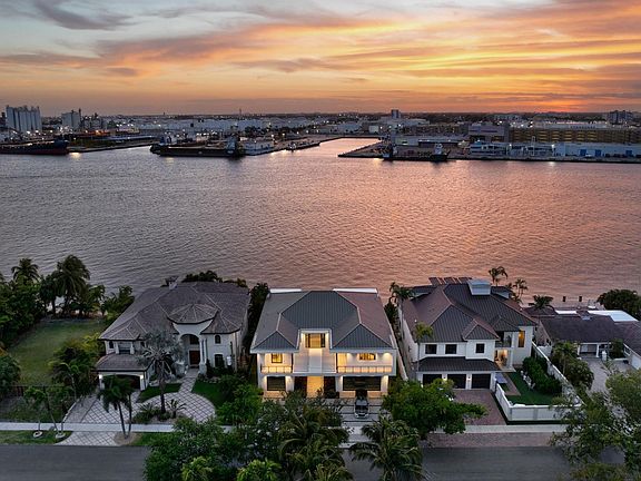 5th image of 1957 Harbourview Drive