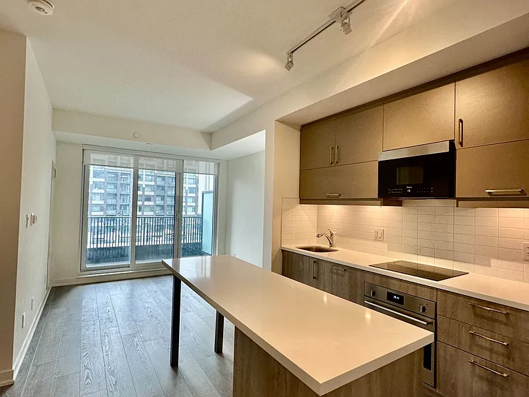 292 Verdale Cross #B715 — Photo 2