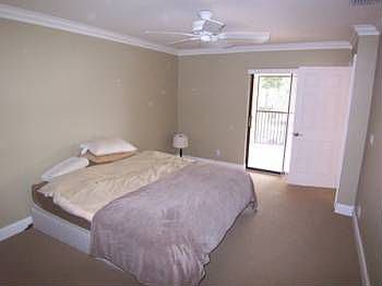 4th image of 3739 NW 35th St