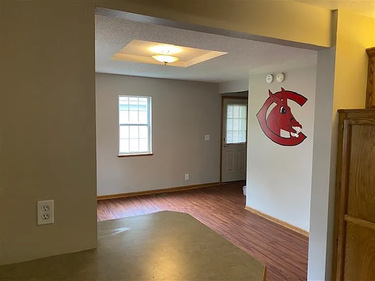 311 E Culton St — Photo 6