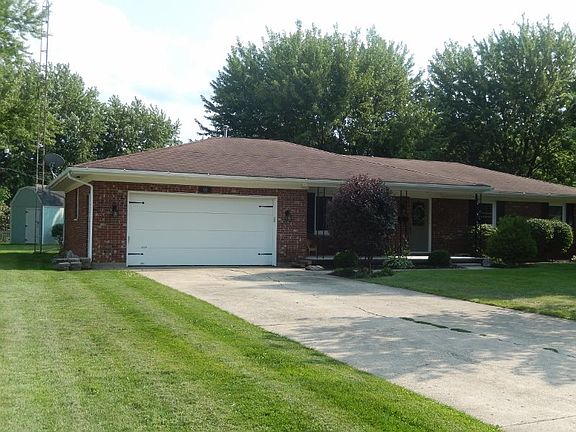 4th image of 10 Greenmoor Dr