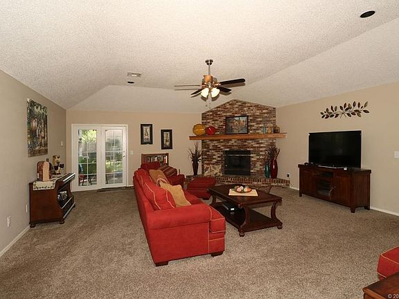 3rd image of 2414 Westwood Dr
