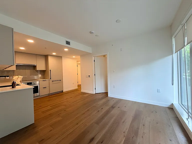 8120 Oak St — Photo 5