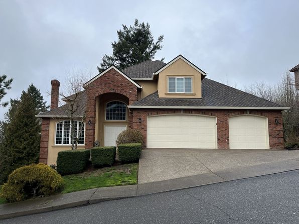 8223 NW Hazeltine St