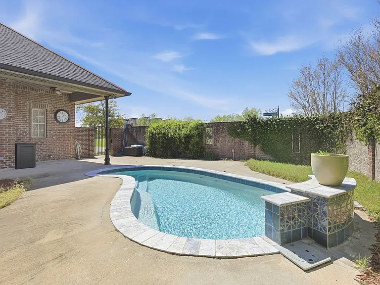 1549 Lacadie Dr — Photo 18