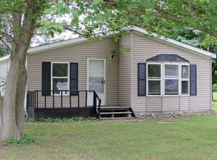 320 N 1st St, Chesaning, MI 48616