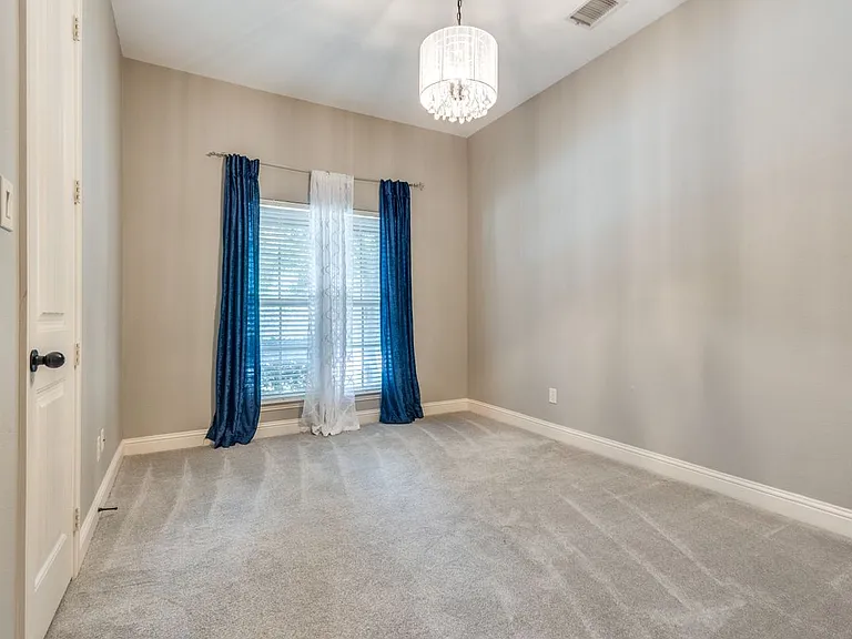 1436 Foster St — Photo 7