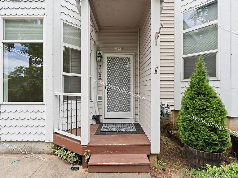 3140 NE 103rd Pl — Photo 2
