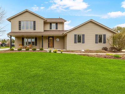 W235N7144 Prairie LANE, Sussex, WI, 53089
