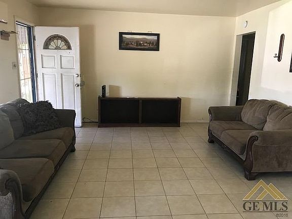 5th image of 840 S Oleander Ave