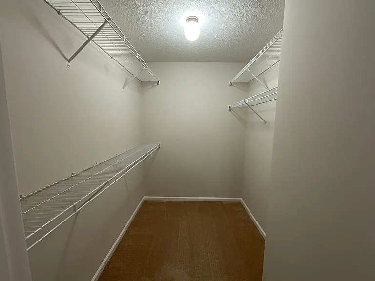Meridian Park Apartments — Photo 217