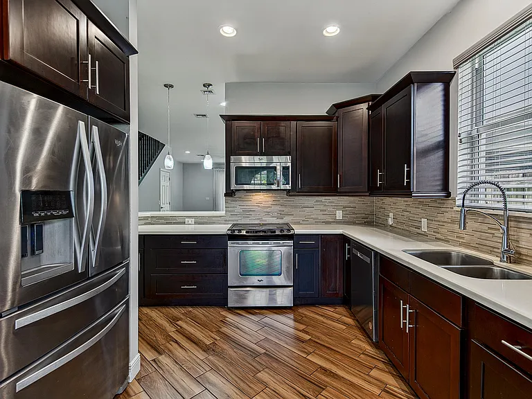 1135 NE 3rd Ave — Photo 18