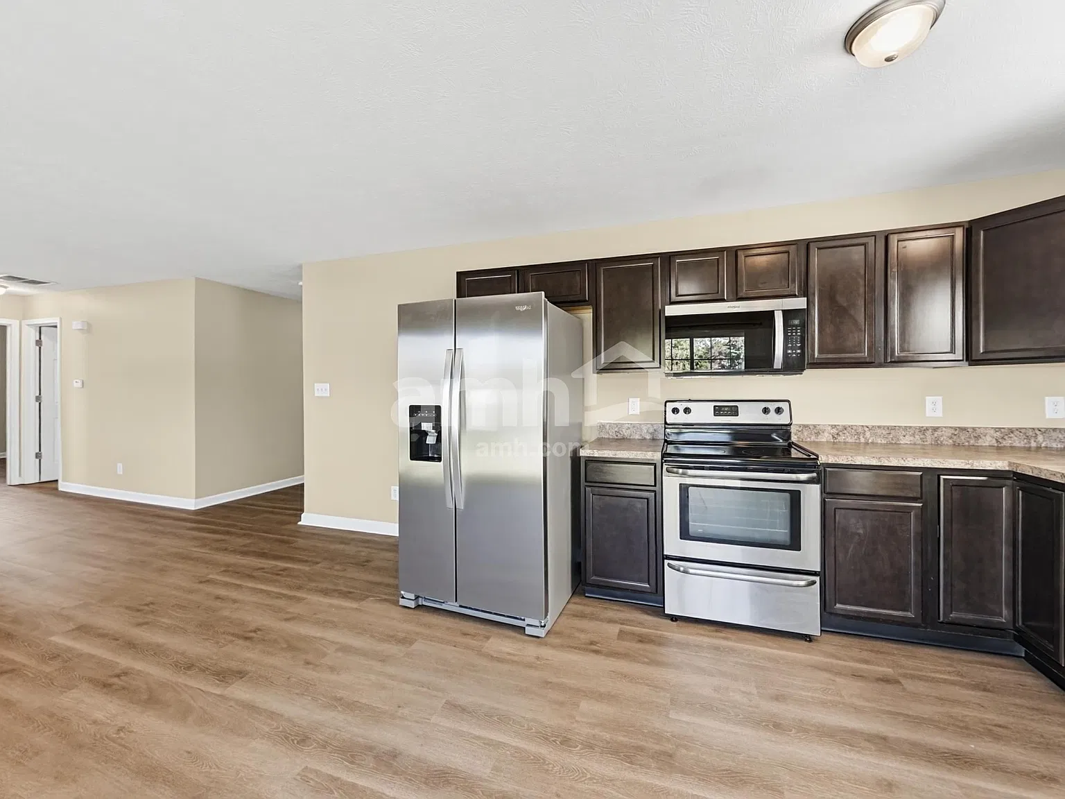 3 bed, 2.0 bath, 1250 sqft, $1,785 — Photo 3