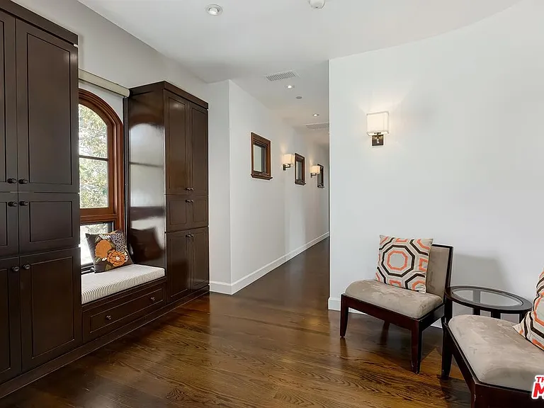 2134 La Mesa Dr — Photo 40