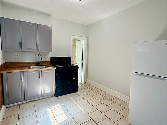 5th image of 1514 Arrott St Floor 2