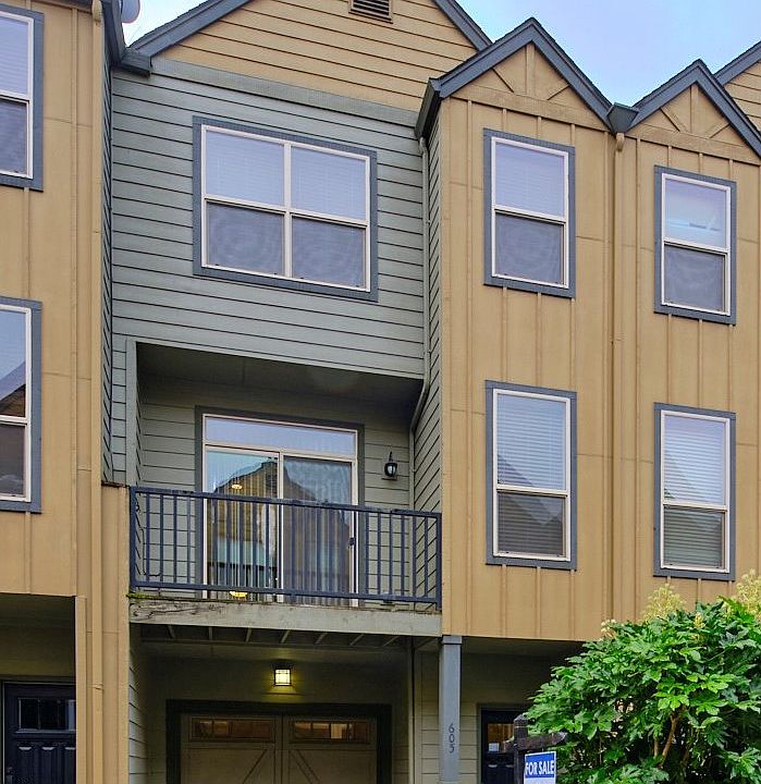 1st image of 605 NE 84th Cir