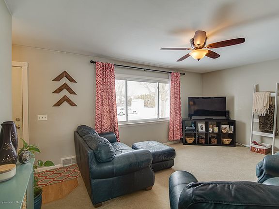 5th image of 125 Woodhaven Dr