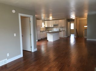 1542 Houseman Ave NE, Grand Rapids, MI 49505