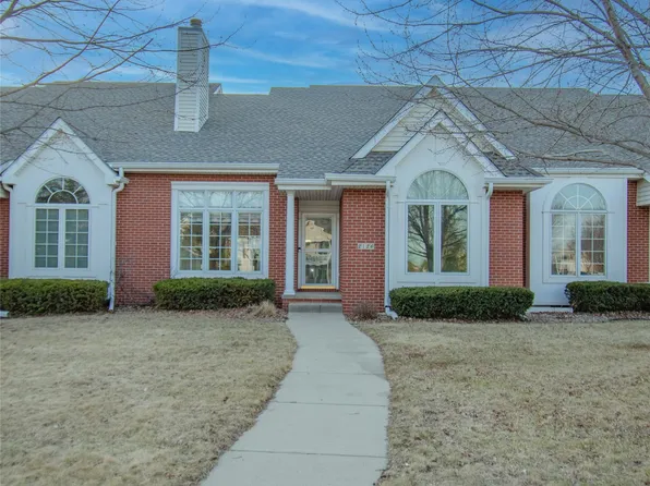 2126 NW 159th St, Clive, IA 50325