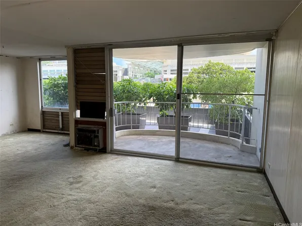 1717 Ala Wai Blvd APT 306, Honolulu, HI 96815