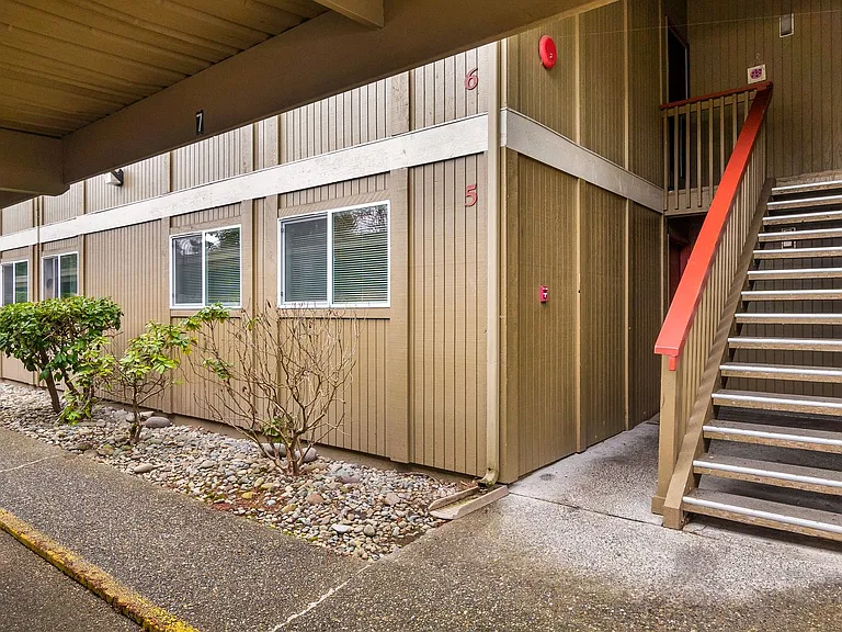 402 Golf Club Rd SE — Photo 18