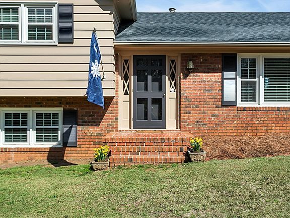 3rd image of 717 Richbourg Rd