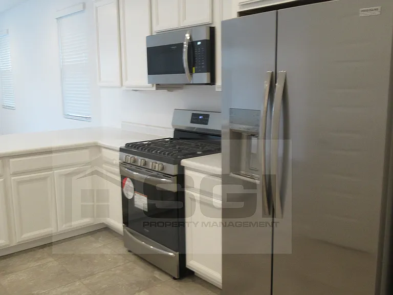8911 W Bethany Heights Dr — Photo 4