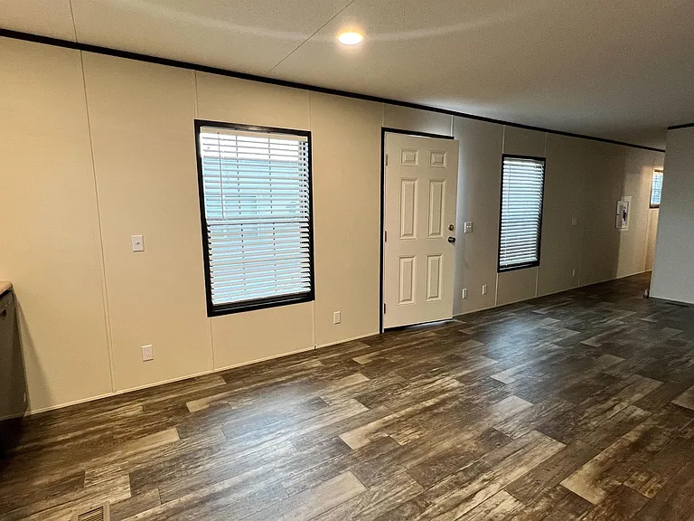 25214 Gratiot Ave #141 — Photo 27