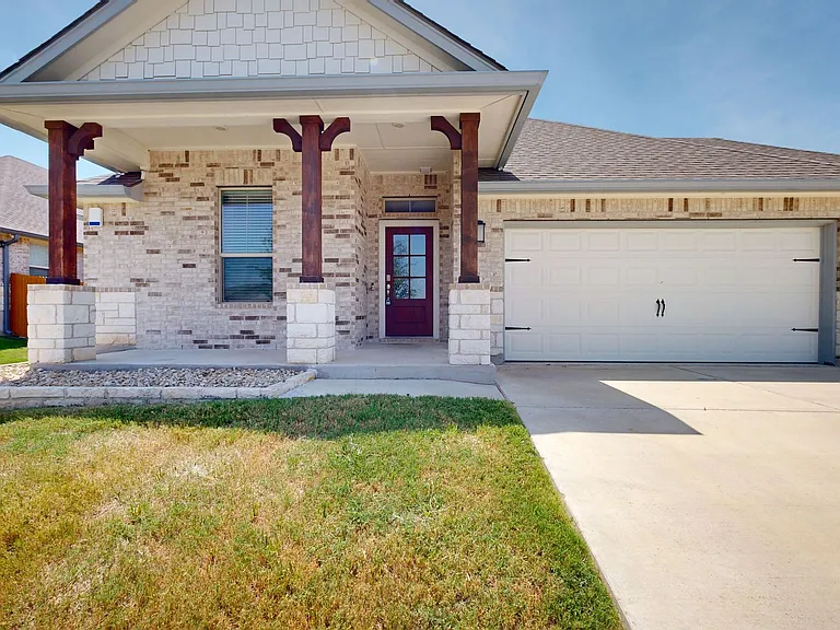 2417 Lavigne Ct — Photo 1