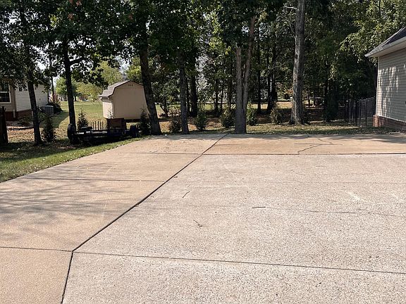 4th image of 1105 Sunnycrest Ct