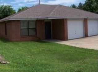 5703 Samantha St, Fayetteville, AR 72704