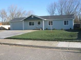 429 34th St, Springfield, OR 97478