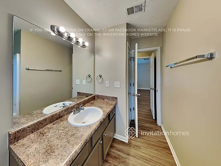 417 Autumn Lake Ct — Photo 16