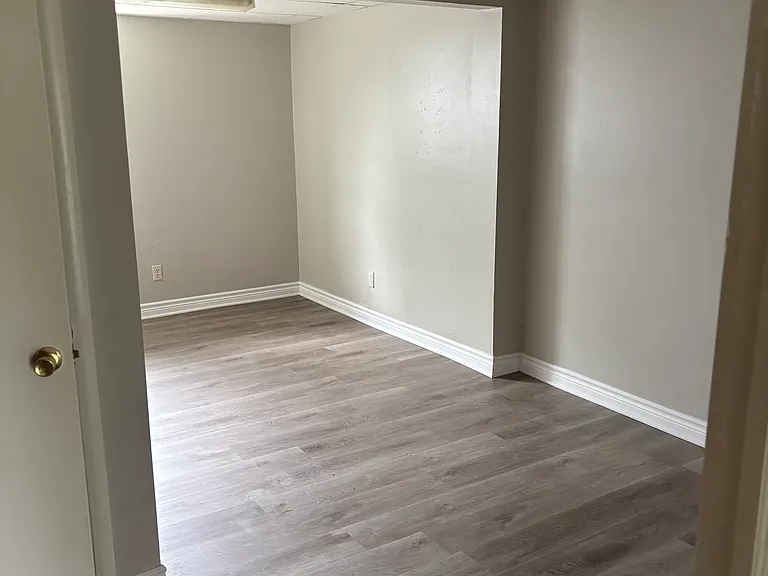 906 W South St #3 — Photo 6
