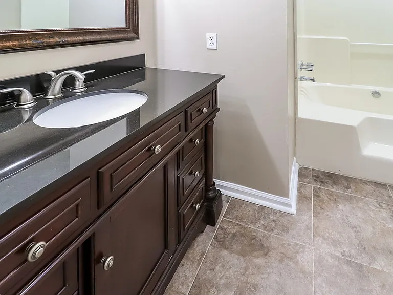 2613 Laburnum Dr — Photo 10