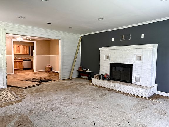 3rd image of 543 Tucker Ln