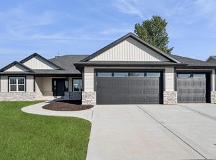 1338 Highland Ridge Dr, De Pere, WI 54115