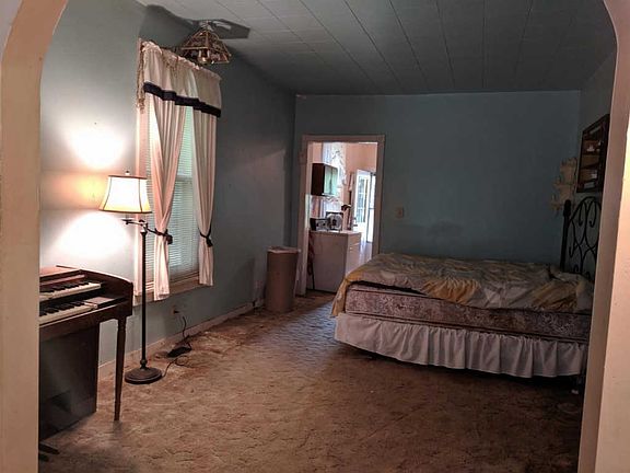 5th image of 5936 Croslin St