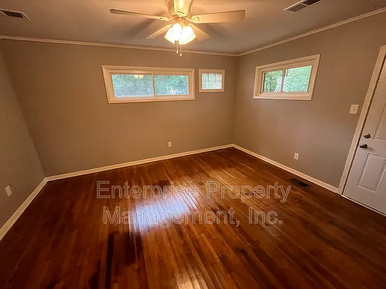 609 Houston St — Photo 16